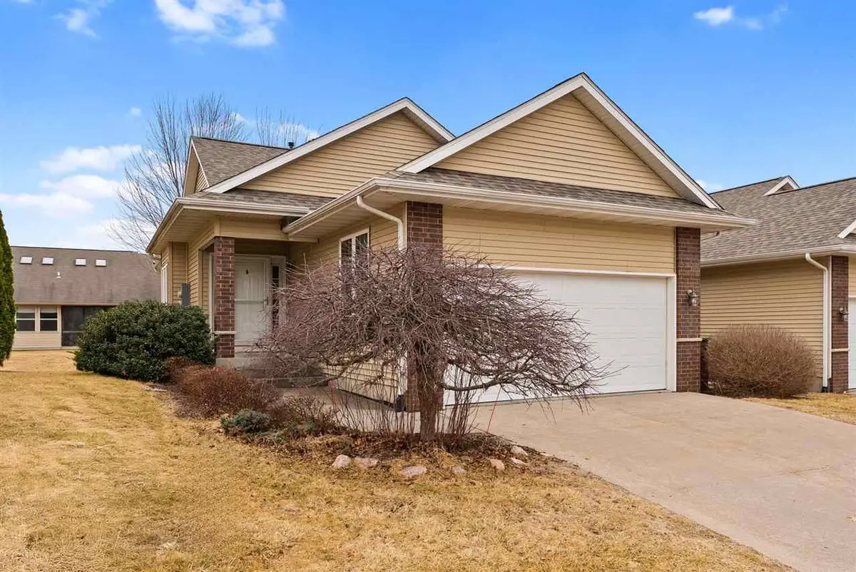 58 Brentwood Dr, Iowa City, IA 52245 - #1