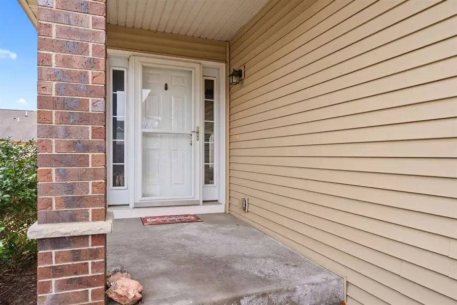 58 Brentwood Dr, Iowa City, IA 52245 - #3