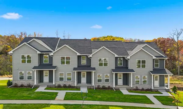695 E Foster Rd, Iowa City, IA 52245