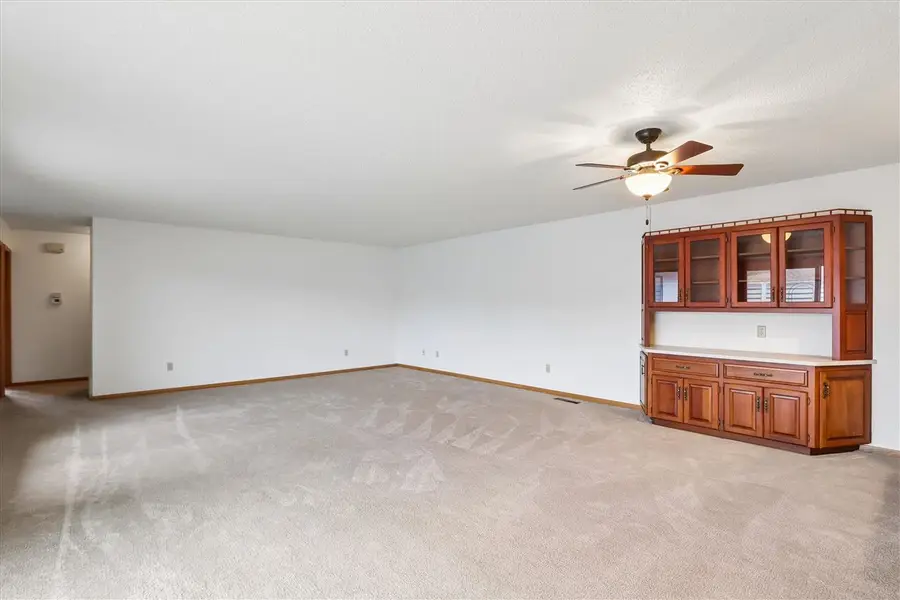 2410 Walden Ct, Iowa City, IA 52246 - #3