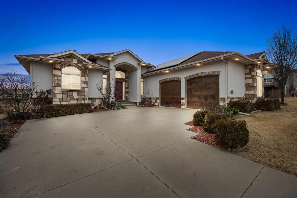 814 Camp Cardinal Rd, Iowa City, IA 52246 - #1