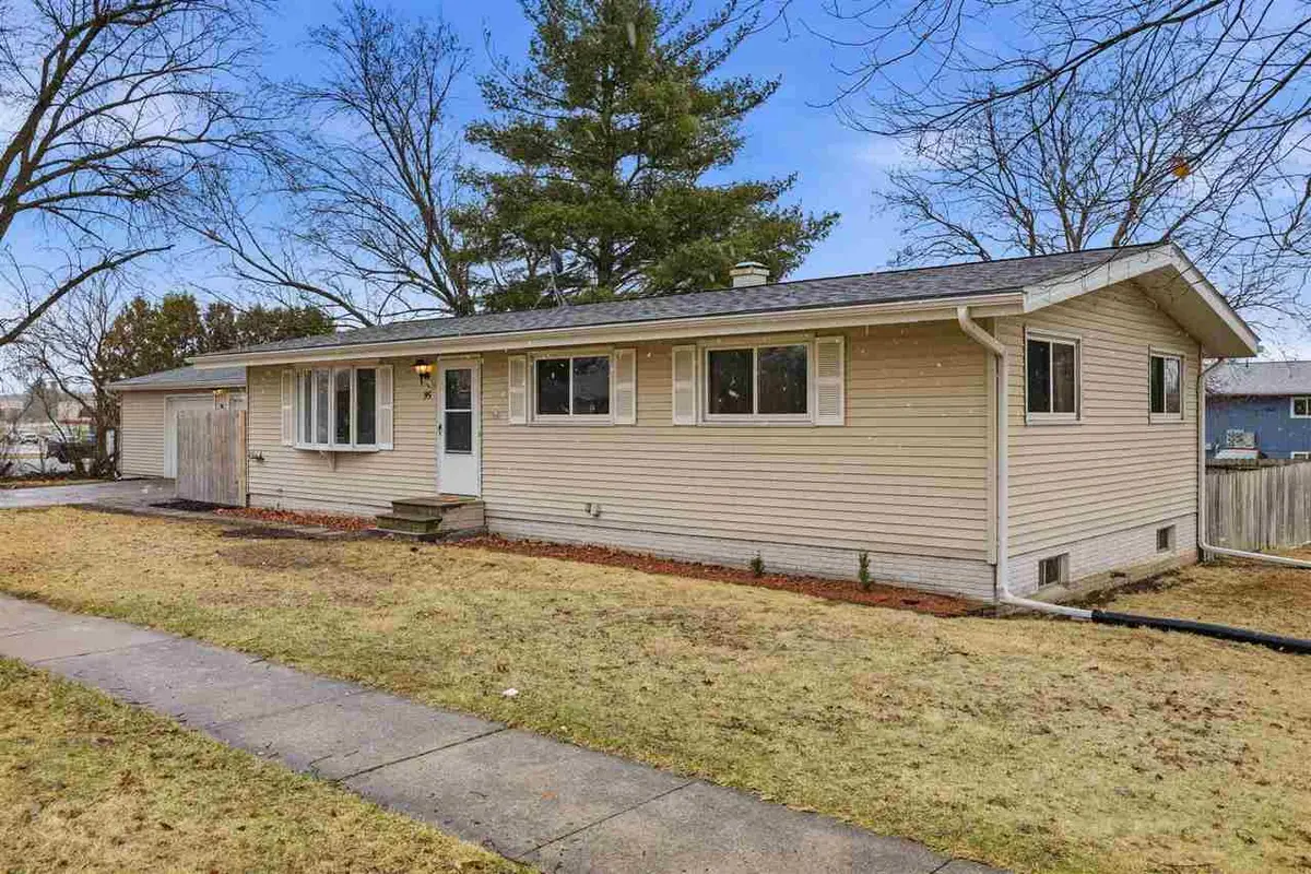 95 E Zeller St, North Liberty, IA 52317 - #1