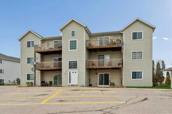 409 James Blvd, Oxford, IA 52322