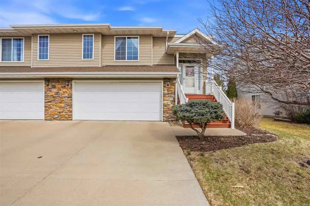 1070 Patton Ln, North Liberty, IA 52317 - #1