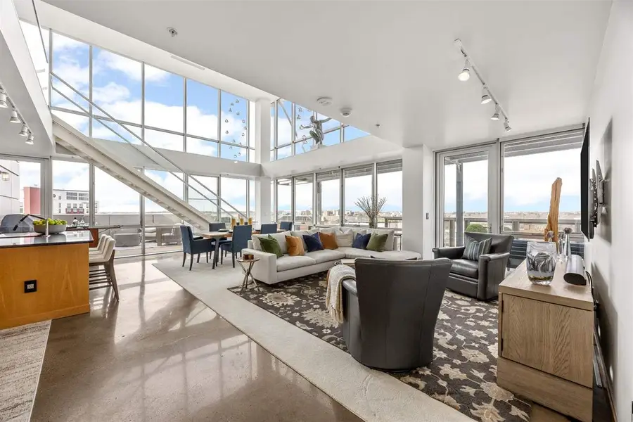 221 E College St, Iowa City, IA 52240 - #2