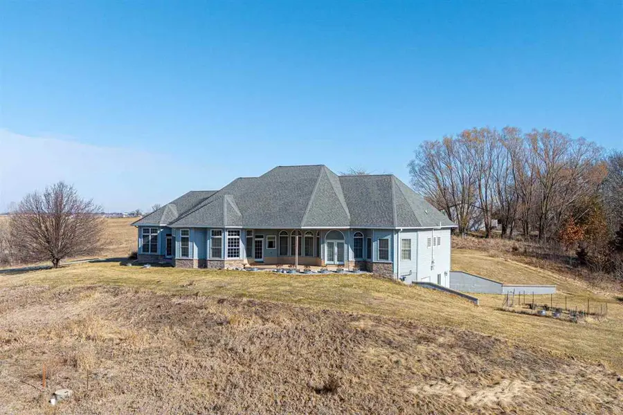 2245 288th Dr, Williamsburg, IA 52361 - #2