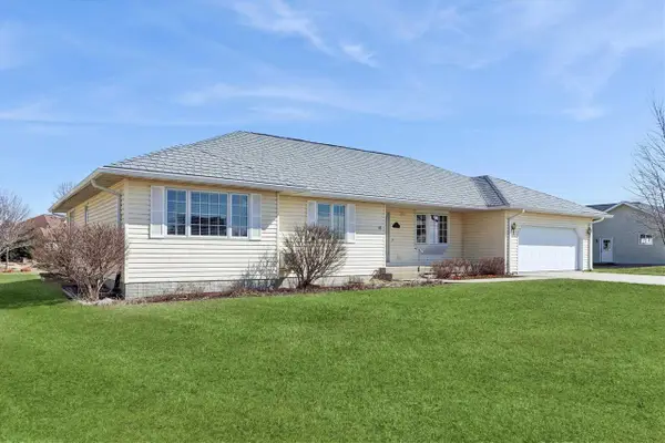 501 Raider Drive, Williamsburg, IA 52361