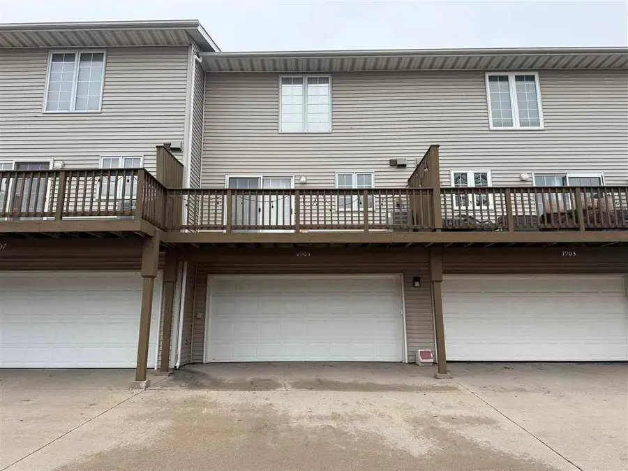 1905 Earl Rd, Iowa City, IA 52246 - #3