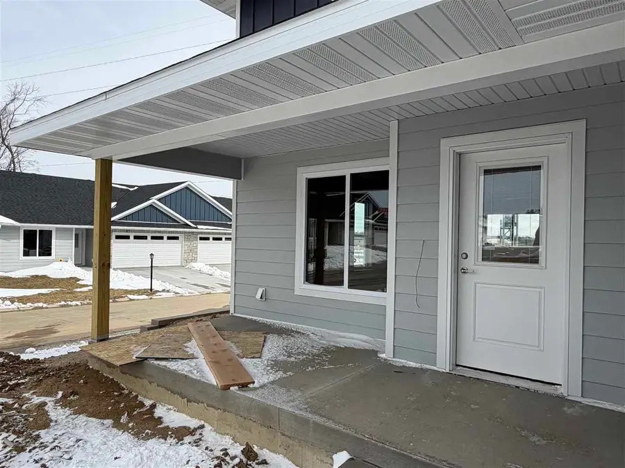 1625 Mitchell Pl, Tiffin, IA 52340 - #3