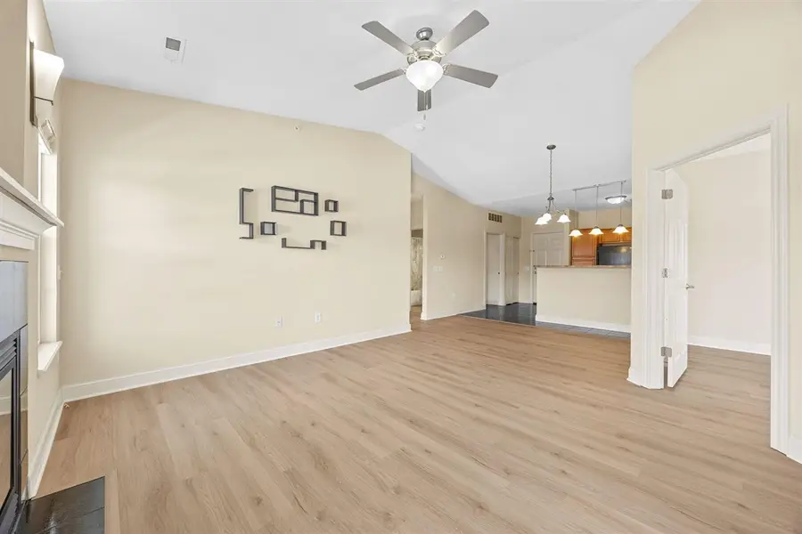 600 Grandview Ct, Iowa City, IA 52246 - #2