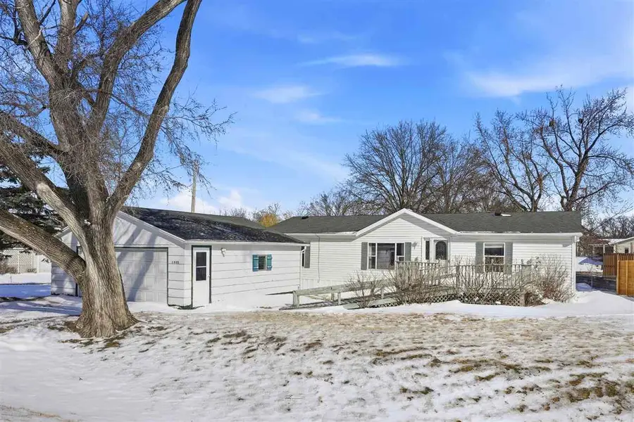 1920 W Main St, Washington, IA 52353 - #2