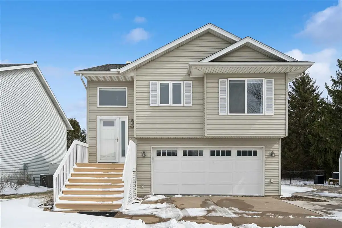 1366 Shannon Dr, Iowa City, IA 52246 - #1