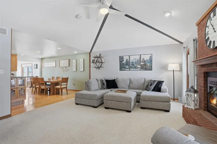 839 Pepper Dr, Iowa City, IA 52240 - #2