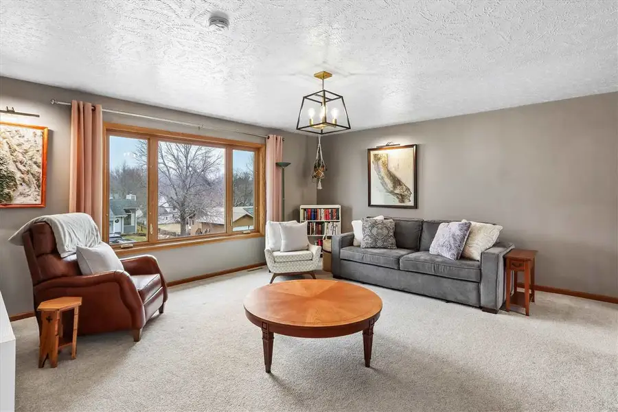 2036 North Ridge Dr, Coralville, IA 52241 - #2