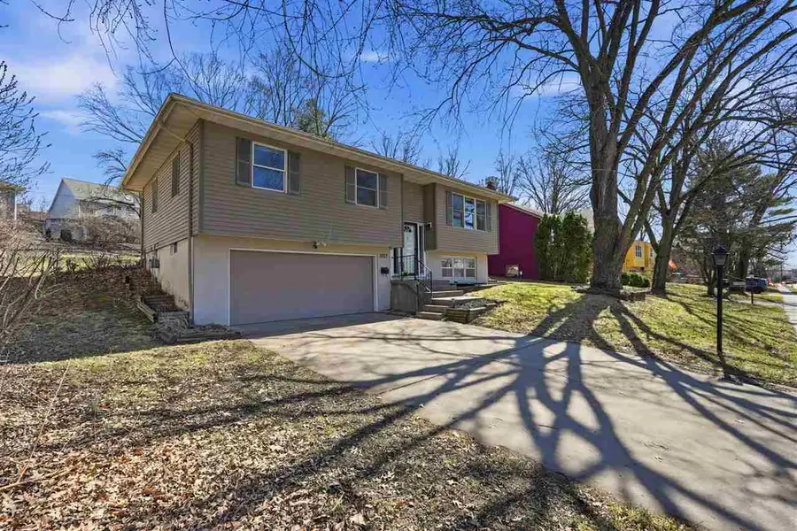 1022 Wylde Green Rd, Iowa City, IA 52246 - #2