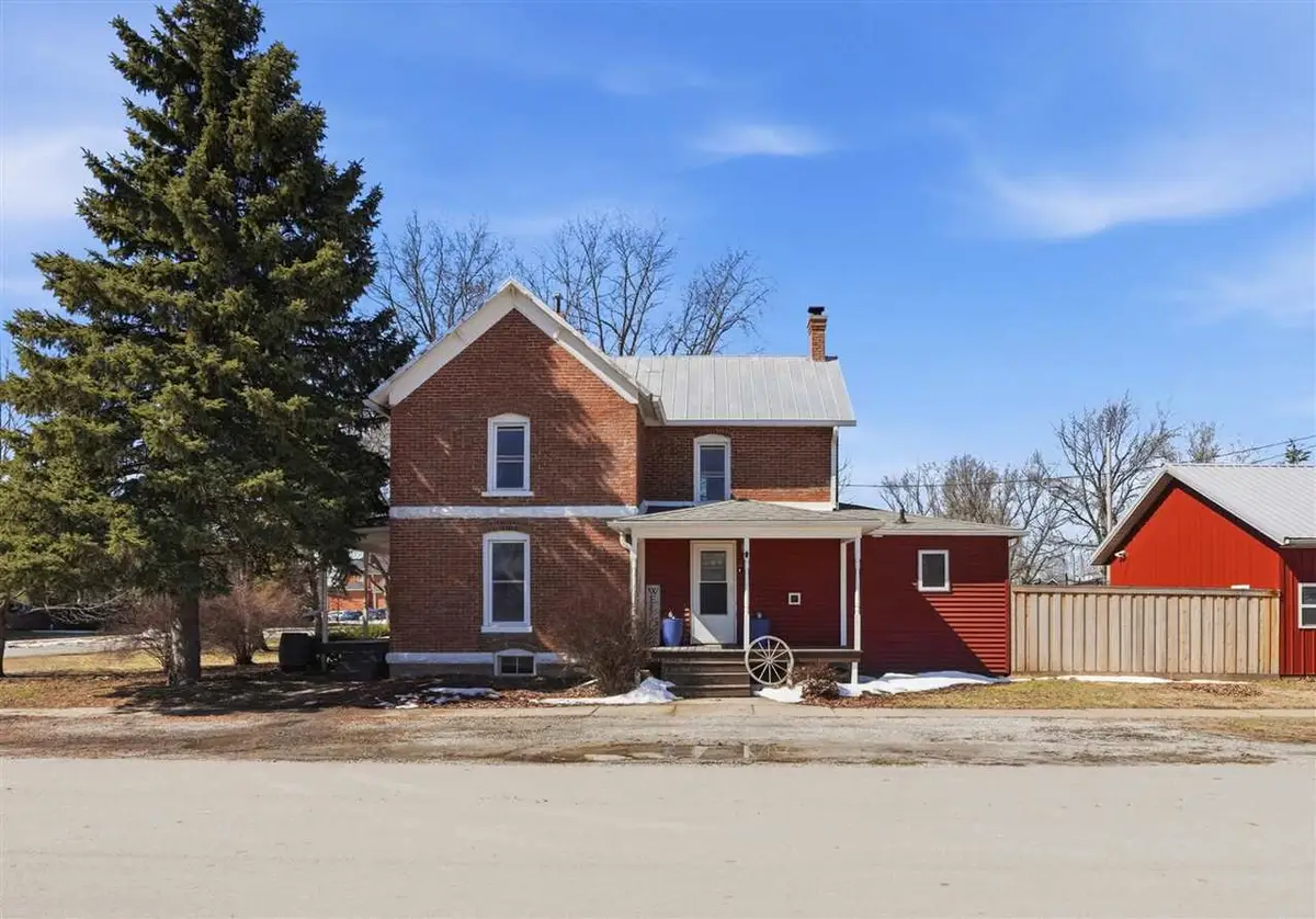 320 Brady St, Hills, IA 52235 - #1