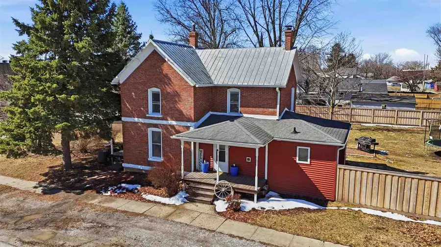 320 Brady St, Hills, IA 52235 - #3