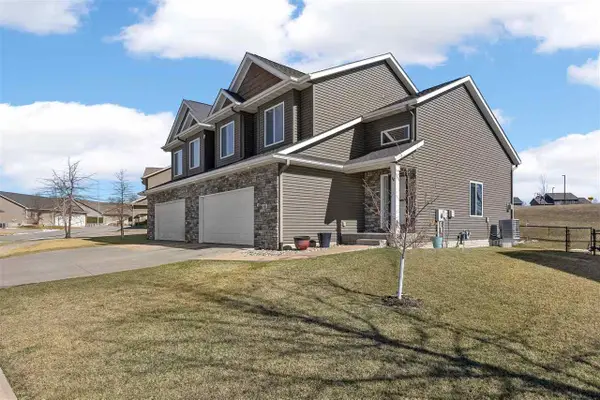 816 Buck St, Tiffin, IA 52340