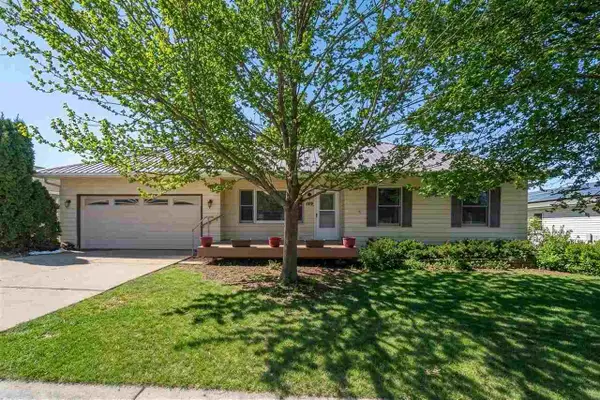 142 Scott Dr., West Branch, IA 52358