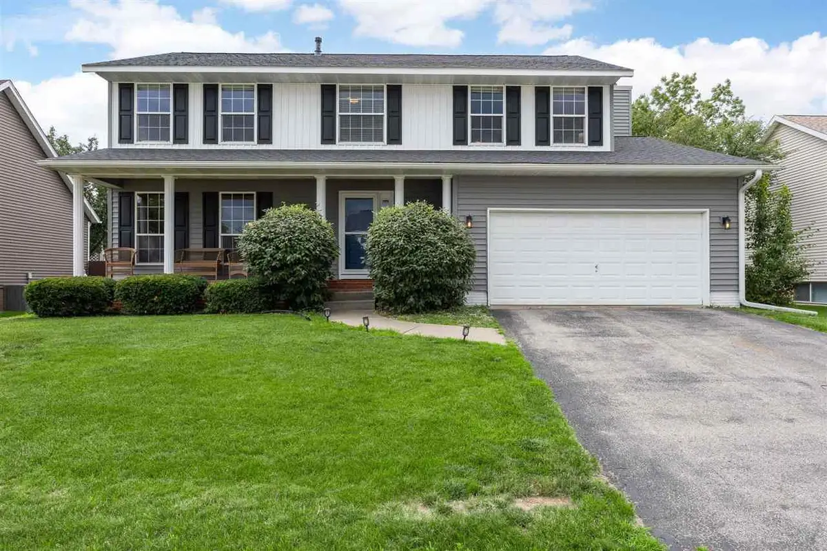 1515 Fox Trail Dr NE, Cedar Rapids, IA 52402 - #1