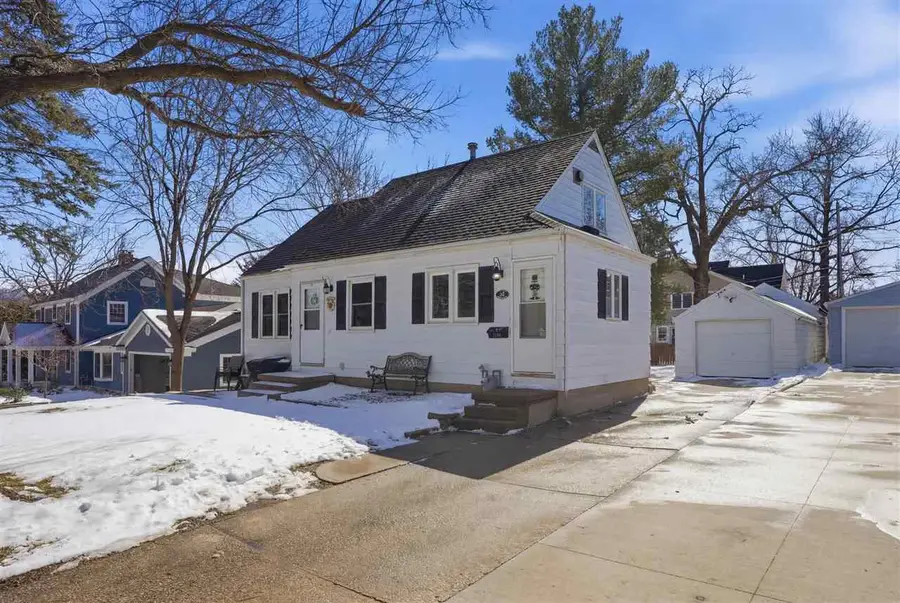 27 Prospect Pl, Iowa City, IA 52246 - #2