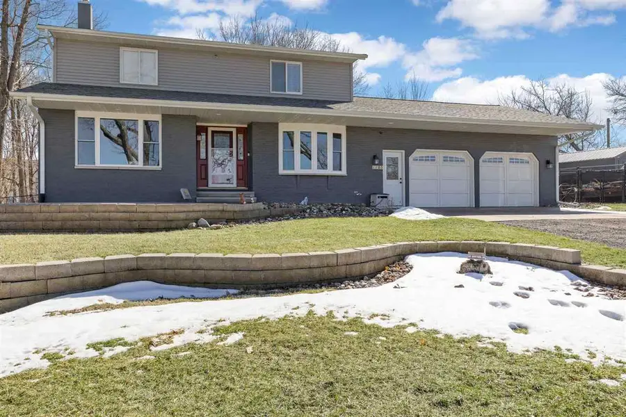 1105 Maple St, Robins, IA 52328 - #2