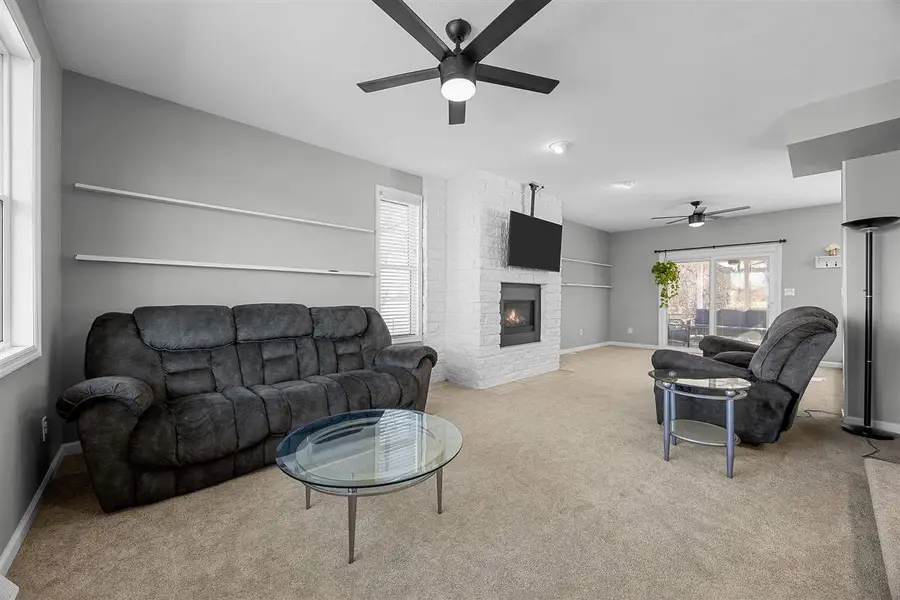 1105 Maple St, Robins, IA 52328 - #3