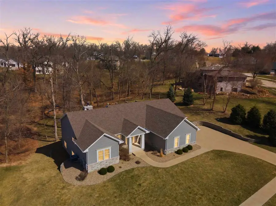 4330 Fawn Hill Ct SE, Cedar Rapids, IA 52403 - #2