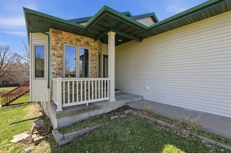 3321 Wintergreen Dr, Iowa City, IA 52240 - #2