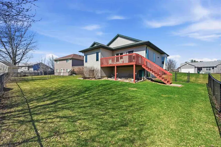 3321 Wintergreen Dr, Iowa City, IA 52240 - #3