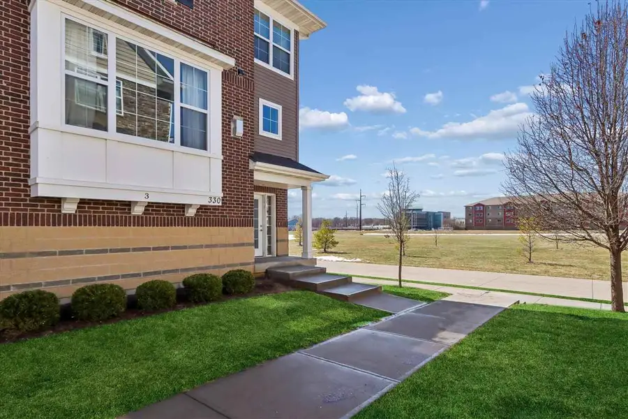 330 Clark Dr, Coralville, IA 52241 - #3