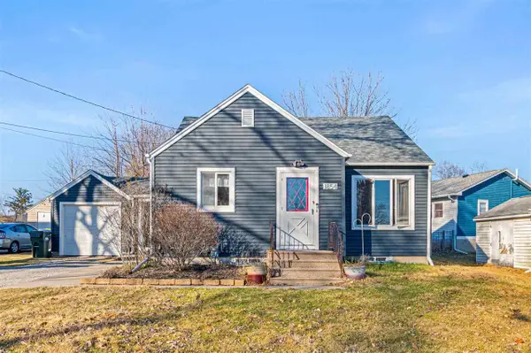 1854 Friendship St, Iowa City, IA 52245