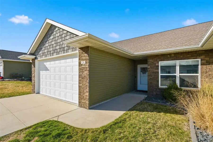 320 Amy Street, Swisher, IA 52338 - #3