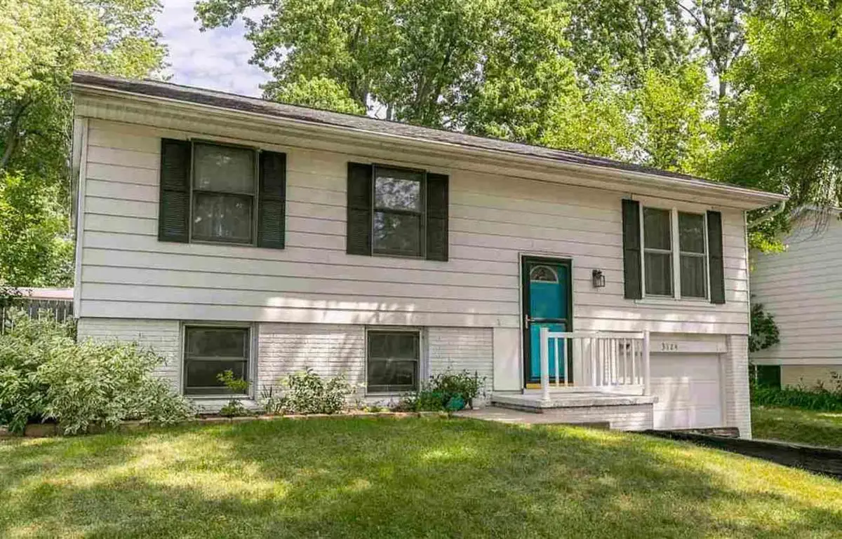 3124 Pebble Dr SW, Cedar Rapids, IA 52404 - #1