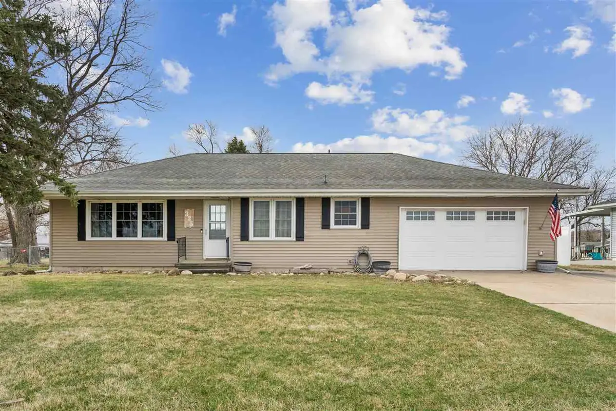 325 Division Street, Swisher, IA 52338 - #1