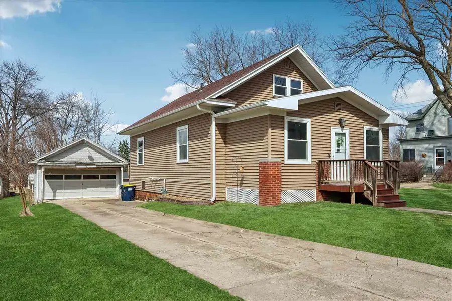 204 W Maple Street, Williamsburg, IA 52361 - #2