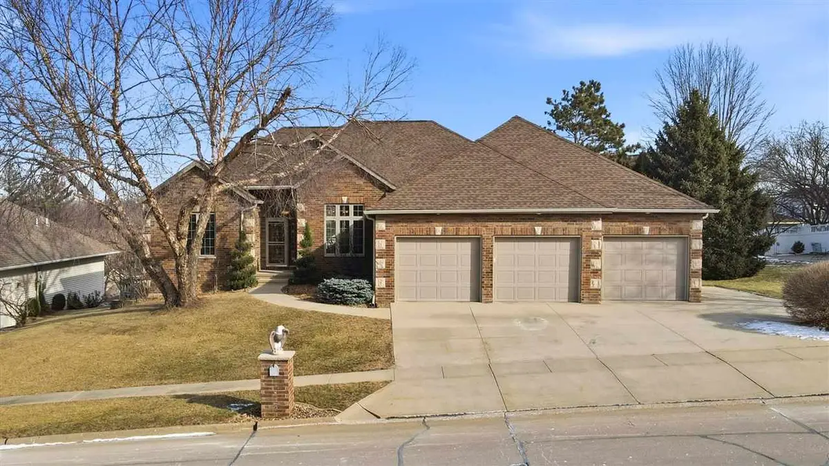 1969 High View Rd, Coralville, IA 52241 - #1