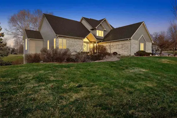 482 Butternut LN, Iowa City, IA 52246