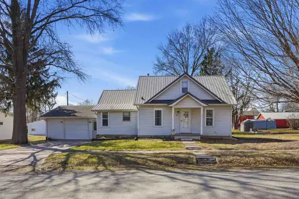 305 S Riggs St, Lone Tree, IA 52755