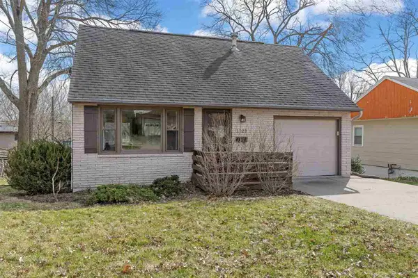 2723 E Court St, Iowa City, IA 52245