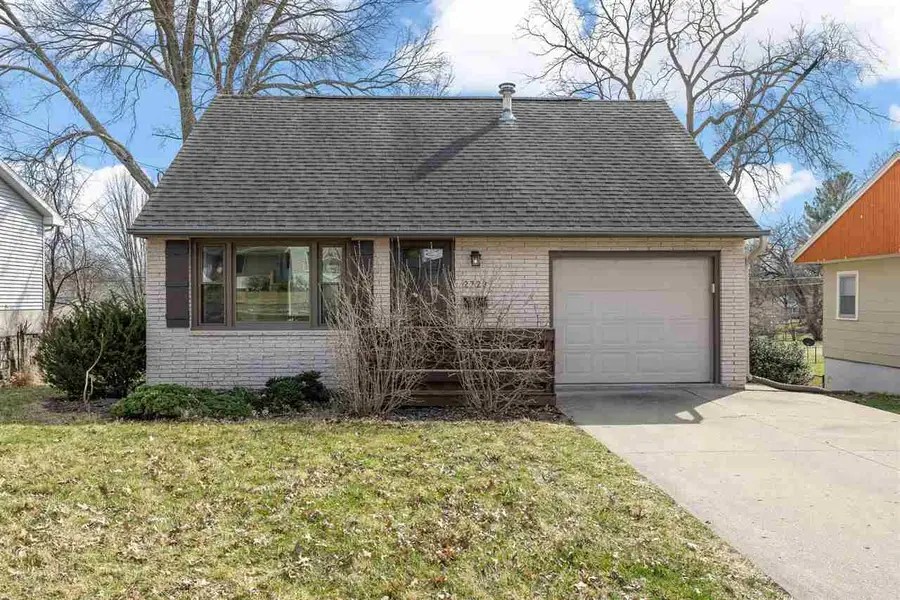 2723 E Court St, Iowa City, IA 52245 - #2