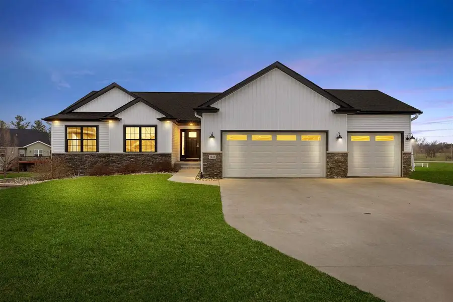 1040 Grouse Ct, North Liberty, IA 52317 - #2