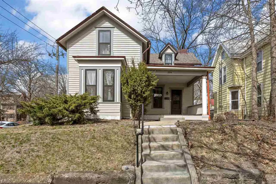 304 Ronalds St, Iowa City, IA 52245 - #2