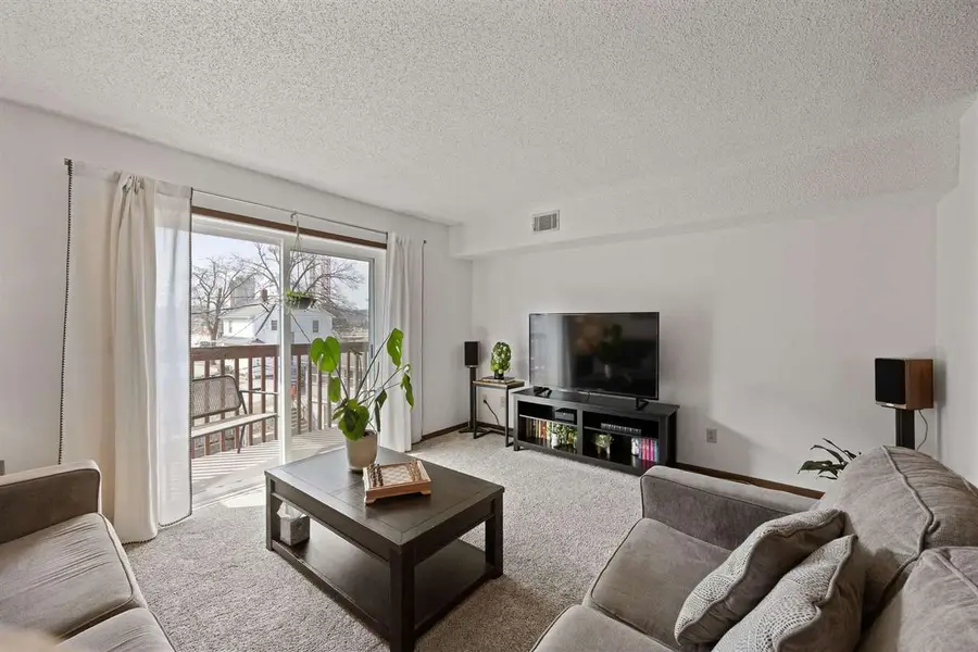 25 Lincoln Ave, Iowa City, IA 52246 - #3