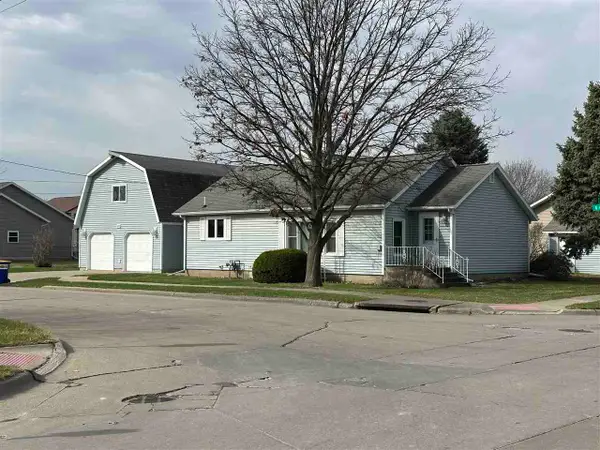 1409 N 4th Ave., Washington, IA 52353