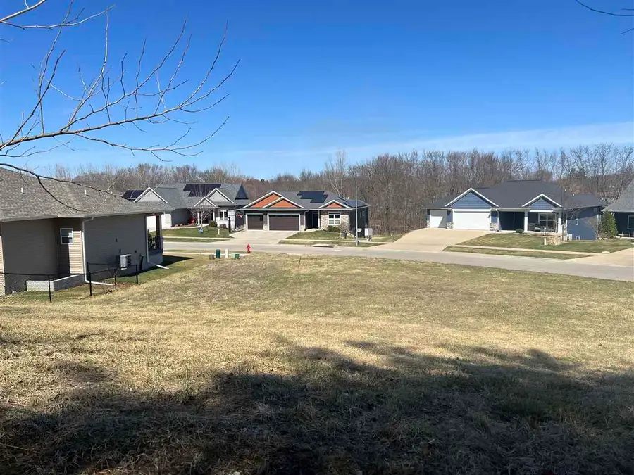 851 Silver Ln, Iowa City, IA 52245 - #3