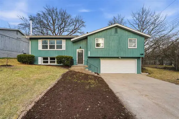 772 Keswick Dr, Iowa City, IA 52246