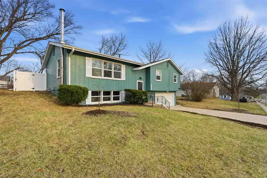 772 Keswick Dr, Iowa City, IA 52246 - #2