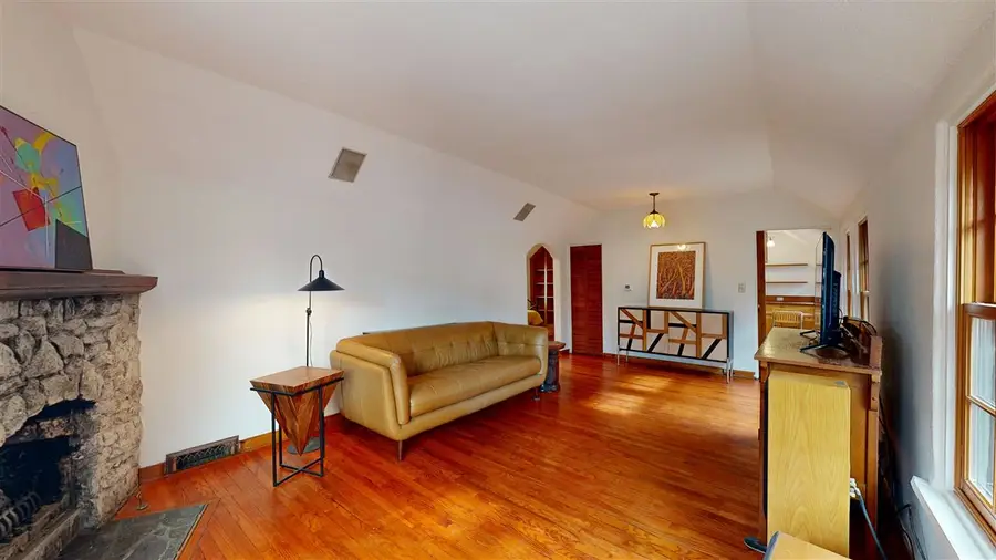 1322 Muscatine Ave, Iowa City, IA 52240 - #3