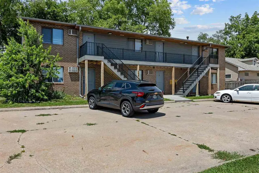 504 2nd Ave, Coralville, IA 52241 - #2